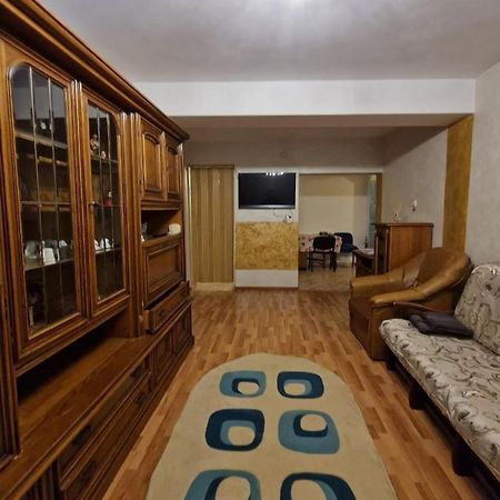 דירות Târgu Jiu Apartament Victoria מראה חיצוני תמונה