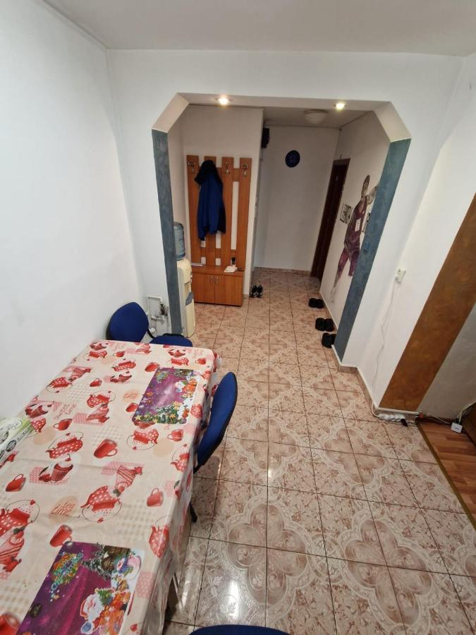 דירות Târgu Jiu Apartament Victoria מראה חיצוני תמונה