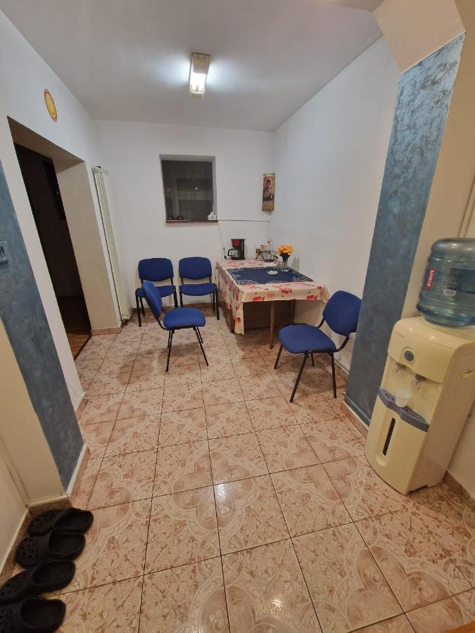 דירות Târgu Jiu Apartament Victoria מראה חיצוני תמונה